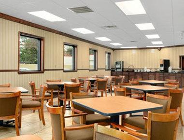 Days Inn By Wyndham Columbus-North Fort Moore Bagian luar foto
